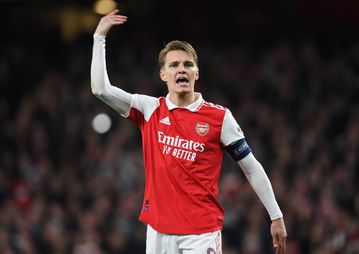 Ο αρχηγός της Άρσεναλ «έλιωσε» καρδιές με την κίνηση του απέναντι στο παιδάκι που τον συνόδευε στον αγωνιστικό χώρο (vid)