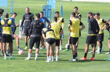 Ο Αλμέιδα δεν αφήνει τίποτα να «τορπιλίσει» το κλίμα στα Σπάτα