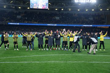 Η ΑΕΚ είναι και στο "fight" και στο "believe" και τώρα την κυνηγάνε