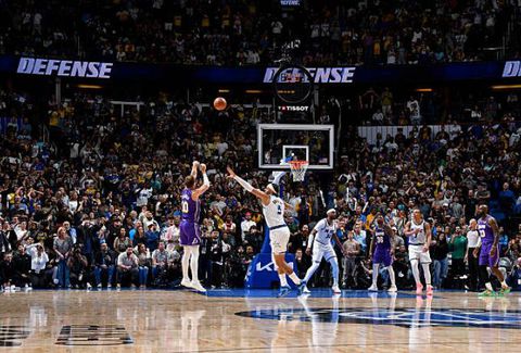 Απίστευτοι Λέικερς υπέταξαν τους Μάτζικ με buzzer beater του Κενάρντ (vid)!