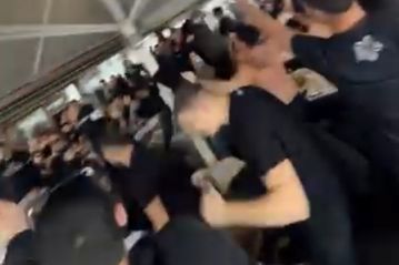 «Χαμός» από τον κόσμο του ΠΑΟΚ στα τσιπουράδικα του Βόλου (vid)