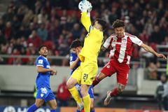 Αποδοκιμασίες στο «Γ. Καραϊσκάκης» μετά την ισοπαλία του Ολυμπιακού