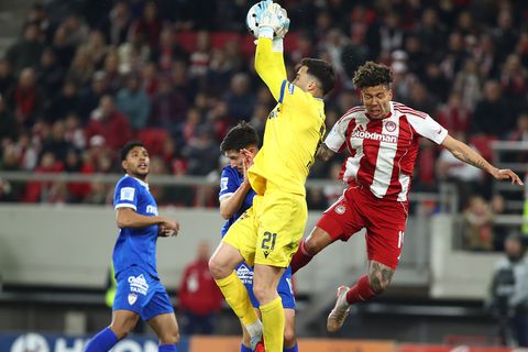 Αποδοκιμασίες στο «Γ. Καραϊσκάκης» μετά την ισοπαλία του Ολυμπιακού