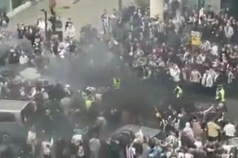 Σοβαρά επεισόδια στο ντέρμπι Νιούκαστλ - Σάντερλαντ: Ένας οπαδός σε κρίσιμη κατάσταση
