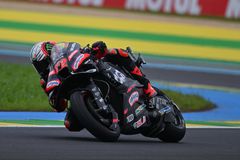 Ο Μπετζέκι οδήγησε την Aprilia σε ένα κυριαρχικό 1-2 στη Βραζιλία