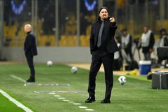 Έξαλλος ο Λέτο, διπλή αλλαγή στο 27' του ΑΕΚ-Κηφισιά