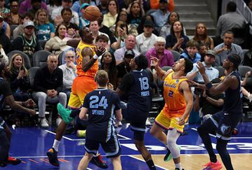 Οι Σάρλοτ Χόρνετς θα είναι παρόντες στα play in με ηγέτη τον ΛαΜέλο Μπολ!