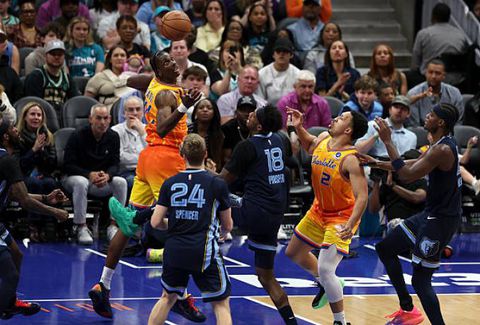 Οι Σάρλοτ Χόρνετς θα είναι παρόντες στα play in με ηγέτη τον ΛαΜέλο Μπολ!