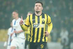 Ο Γιόβιτς με πέναλτι άνοιξε το σκορ για την ΑΕΚ