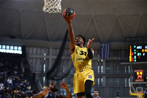 Ο Κώστας Αντετοκούνμπο στα βιβλία των μπλοκ του Άρη Betsson (pic)