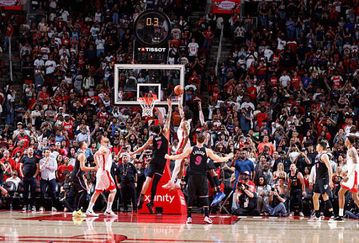 Οι Ρόκετς υπέταξαν τους Χιτ με τέλος ακατάλληλο για καρδιακούς (vid)