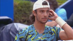 Ασύλληπτο πέρασμα του Μουζέτι, κάνει μπρέικ στον Τσιτσιπά