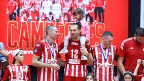 Πολυτιμότερος του πρωταθλήματος ο Τζούριτς: «Δείξαμε ότι φέτος ήμασταν καλύτεροι - Πολύ πιθανό να μείνω»