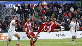 Απίθανο: Ο Μπακούλας έπαθε… Κριστιάνο Ρονάλντο και με τρομερό ψαλίδι έγραψε το Ολυμπιακός – Μίλαν 3-0! (vid)