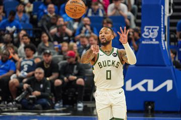 Ευχάριστα νέα στους Μπακς: Επιστρέφει ο Λίλαρντ!