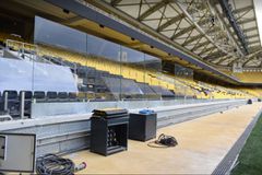 Συνεχίζεται η αλλαγή των πλέξιγκλας στην «OPAP Arena»