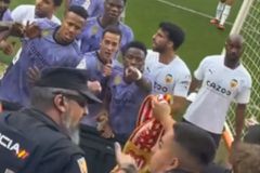 Ούτε 25 χρονών: Αυτός είναι ο οπαδός που επιτέθηκε ρατσιστικά στον Βινίσιους (vid)