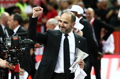 «Θα πρέπει να του ζητήσετε συγγνώμη»: Ο... ταβερνιάρης που «σέρβιρε» τον τίτλο της Euroleague στην Ρεάλ Μαδρίτης