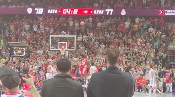 Η αντίδραση του Μάικ Τζέιμς στο νικηφόρο σουτ του Γιουλ (vid)