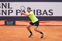 Ξανά στον δρόμο του Τσιτσιπά ο Αλκαράθ