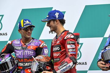 Μπανάια προς Μάρτιν: «Πρέπει να σέβεσαι τα συμβόλαια που υπογράφεις»