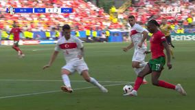 Τρομερός Λεάο: Δέχτηκε σε δύο παιχνίδια κίτρινη για θέατρο και θα χάσει την τρίτη αγωνιστική της Πορτογαλίας (vid)