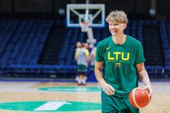 Φιλικό για την ΑΕΚ με Λαύριο εν αναμονή της άφιξης Κουζμίνσκας