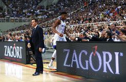 Ο Δημήτρης Ιτούδης σχεδιάζει την Εθνική για το Παγκόσμιο - Η συνάντηση με τους συνεργάτες του (vid)