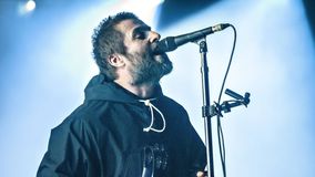 Ο Λίαμ Γκάλαχερ των Oasis καθησυχάζει τους φαν: «Μην ανησυχείτε δεν έχουμε αυτές τις γ@μημένες κάμερες»