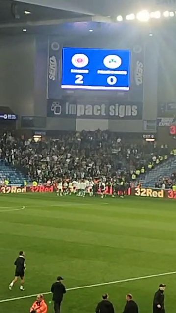 Οι φίλοι του Παναθηναϊκού αποθέωσαν τους ποδοσφαιριστές της ομάδας παρά την ήττα από την Ρέιντζερς