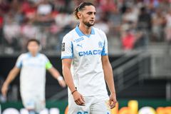 «Γιατί ο γιος μου να είναι ο μόνος που δεν δικαιούται δεύτερη ευκαιρία;»: Η επίθεση της μητέρας του Ραμπιό στον Ντε Τσέρμπι