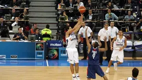 Η FIBA θυμήθηκε το μεγάλο τρίποντο του Διαμαντίδη στον ημιτελικό του Ευρωμπάσκετ 2005 απέναντι στην Γαλλία