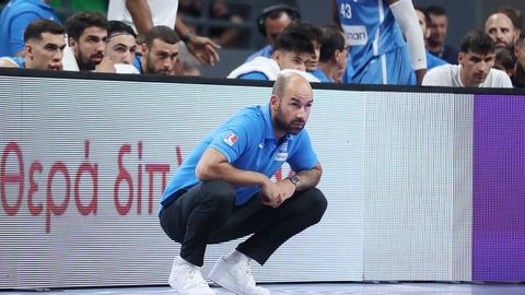 Σπανούλης: «Δεν ξέρω τι γίνεται απέξω, το κλίμα στην ομάδα είναι εξαιρετικό»