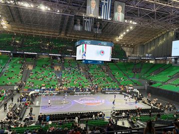 Το Sportal στο τουρνουά «Ακρόπολις»: Στο glass floor για προθέρμανση Ελλάδα και Ιταλία