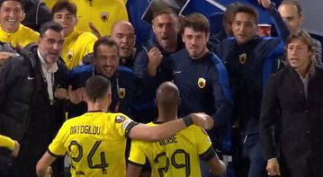 Σιντιμπέ: «Ιστορική νίκη για την ΑΕΚ - Με τέτοια παιχνίδια μεγαλώνουν ακόμα περισσότερο οι σύλλογοι»