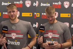 Απίθανος Ουόκαπ - Έδινε συνέντευξη στο Sportal και έβγαλε το κινητό του για να δει πόσο είναι το ΑΕΚ – Ολυμπιακός «Πόσο είναι; Σε ποιο λεπτό;» (vid)