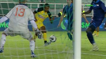 Τεράστια ευκαιρία για την ΑΕΚ, εκατοστά έξω το πλασέ του Ελίασον