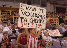 Η παρακάμερα από τη νίκη του Ολυμπιακού επί του Ερυθρού Αστέρα στον τελικό του ΙΒΤ της Κρήτης (vid)