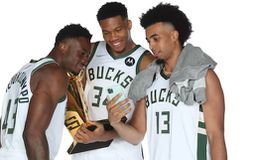 Αποθέωσε τον Αντετοκούνμπο ο Νουόρα: «Είχα την ευκαιρία να παίξω με έναν από τους καλύτερους όλων των εποχών»