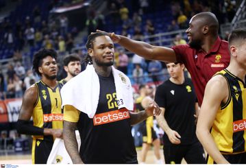 Έπος: Η ΑΕΚ παρουσίασε τα καλάθια του ΜάκΛεμορ με Χρύσπα! (vid)