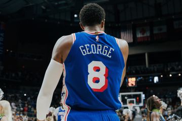 Πολ Τζόρτζ για τους ρεπόρτερ στα αποδυτήρια: «Δεν μπορείς καν να μιλήσεις με τον συμπαίκτη σου γιατί κάτι μπορεί να διαρρεύσει»