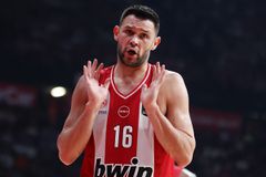 «Παγωμάρα» στον Ολυμπιακό με τον τραυματισμό του Παπανικολάου