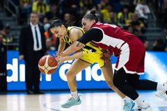 Ήττα στην Τουρκία από τη Φενέρμπαχτσε για τον Ολυμπιακό