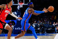 Οι πρωταθλητές Θάντερ ανέβασαν λάβαρο και λύγισαν τους Ρόκετς στην πρεμιέρα μετά από δύο παρατάσεις