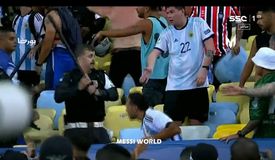 Χαμός κι άγριο ξύλο μεταξύ οπαδών πριν τη σέντρα στο Βραζιλία - Αργεντινή (vids)