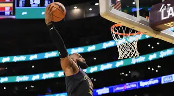 «Βασιλιάς» των ρεκόρ: Ο ΛεΜπρόν Τζέιμς έγινε ο πρώτος παίκτης στην ιστορία του ΝΒΑ που ξεπερνάει τους 39.000 πόντους