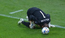 Ο τερματοφύλακας της Ονδούρας αντίκρισε δύο κίτρινες κάρτες, αλλά δεν αποβλήθηκε και υπάρχει λόγος γι' αυτό (vid)