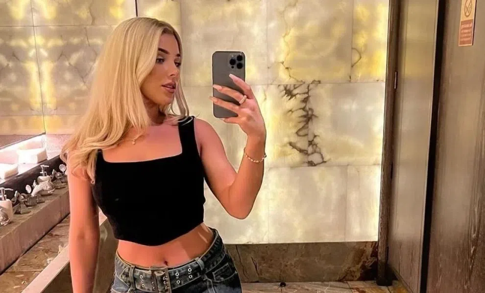 Η Μαντελίν Ράιτ πόζαρε με εσώρουχα της Ann Summers και ανέβασε την θερμοκρασία στα social media (pics)