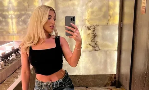 Η Μαντελίν Ράιτ πόζαρε με εσώρουχα της Ann Summers και ανέβασε την θερμοκρασία στα social media (pics)