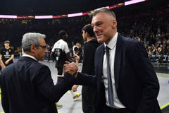 O Γιασικεβίτσιους εξήγησε γιατί οι φίλαθλοι της Παρτίζαν τον αγαπούν ενώ του Ερυθρού Αστέρα τον αποδοκιμάζουν